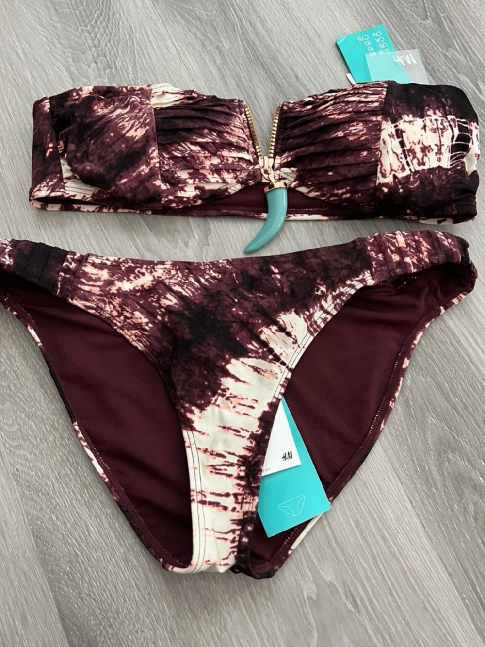 H&M Women’s Burgundy Tie-Dye Bandeau Bikini Set top is size 10, bottom size6 new